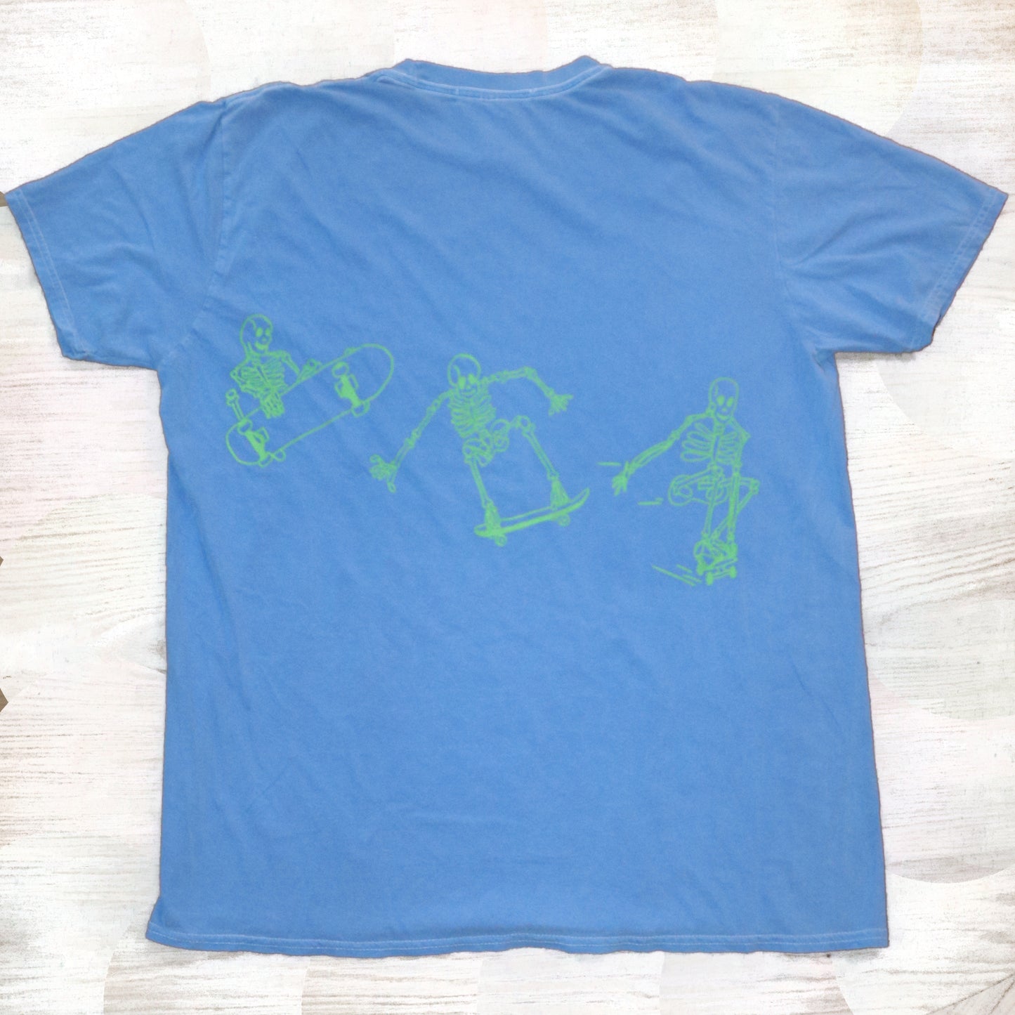 Urban Outfitters - Skating Skeletons Shirt - "one size"